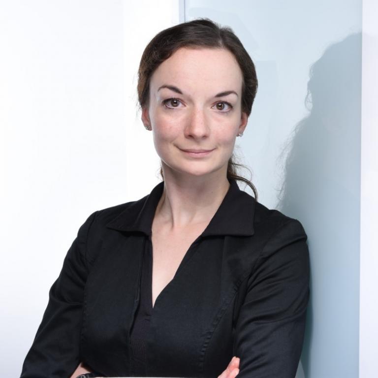 Dr. Med. Anna J. Schreiner, PD